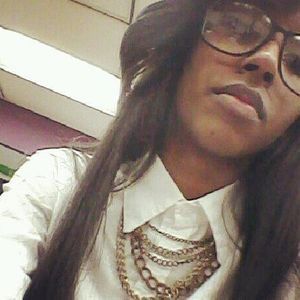 Meet your Posher, Selena